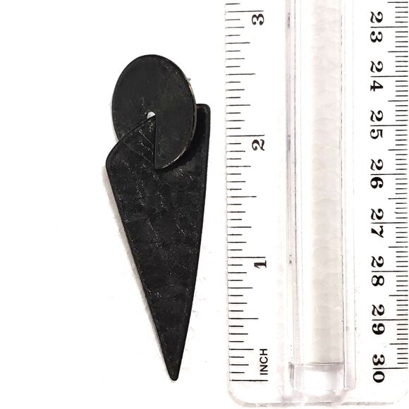 Black Textured Metal Elongated Triangle Drop Earrings Geometric 90s Retro - Picture 3 of 7